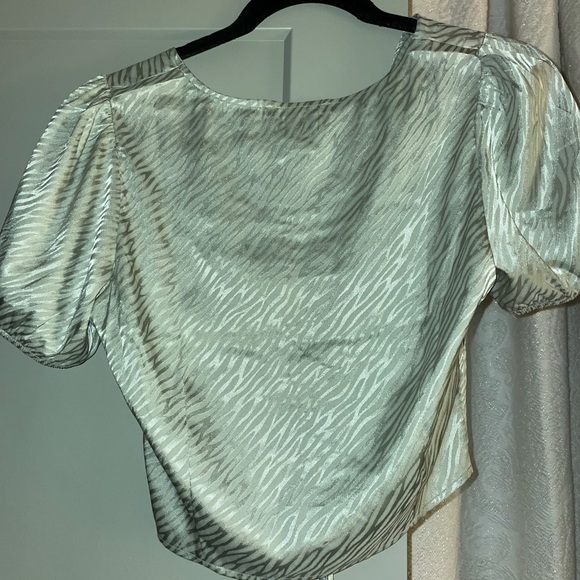 Forever 21 top! So cute - Picture 2 of 3